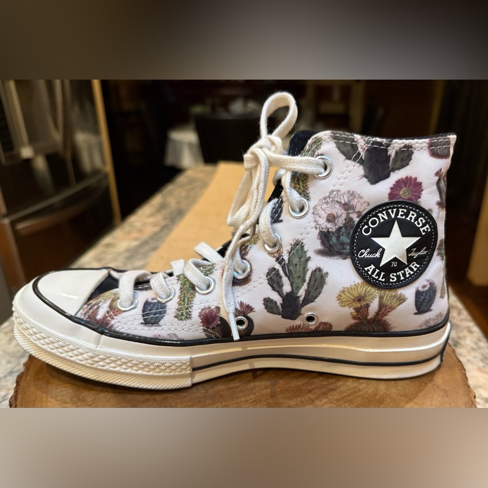 Converse Chuck 70 Hi High-Top Canvas Shoes Succulent Print. Size 6. Like New!